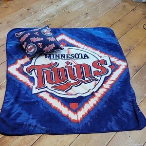 Minnesota Twins Throw Blanket And Pillow